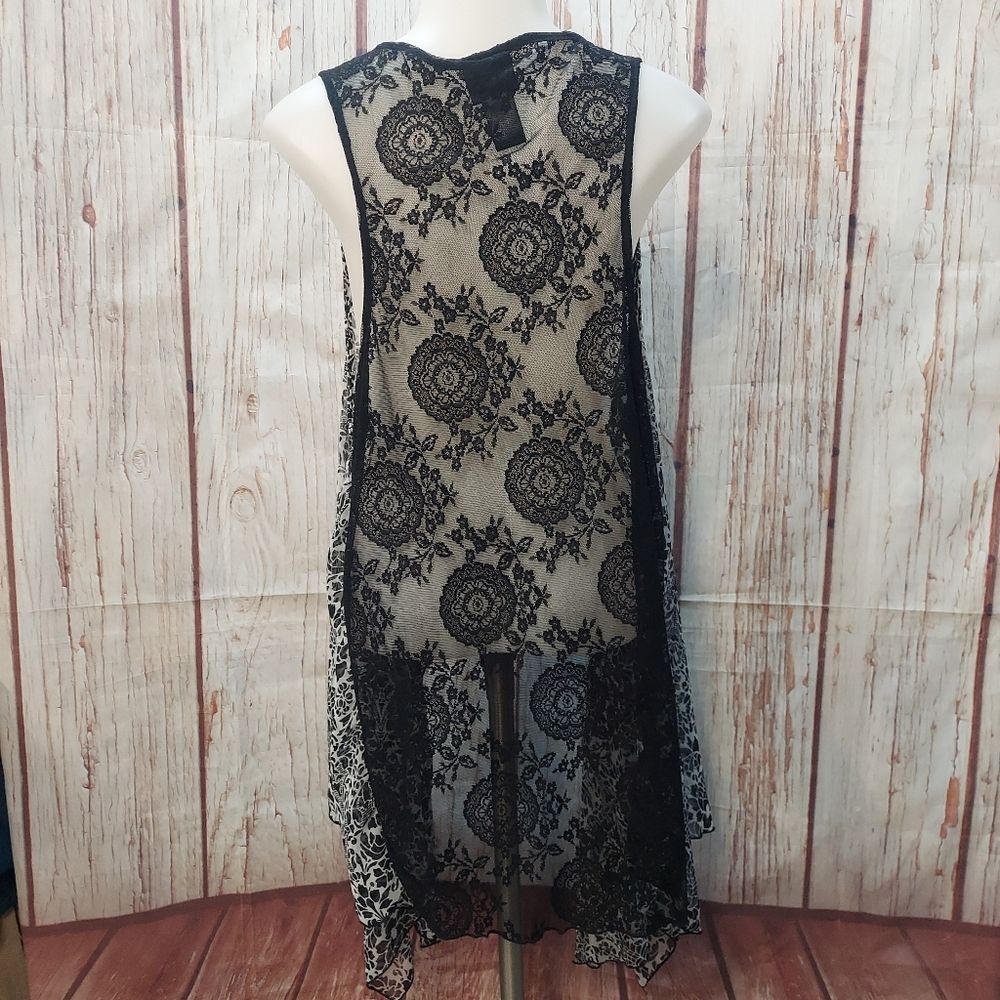 Torrid Waterfall Front Lace Back Sleeveless Vest Top Cover - Picture 9 of 16